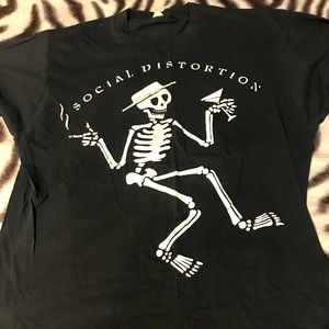Vintage Social Distortion t-shirt from the 1980’s size large.